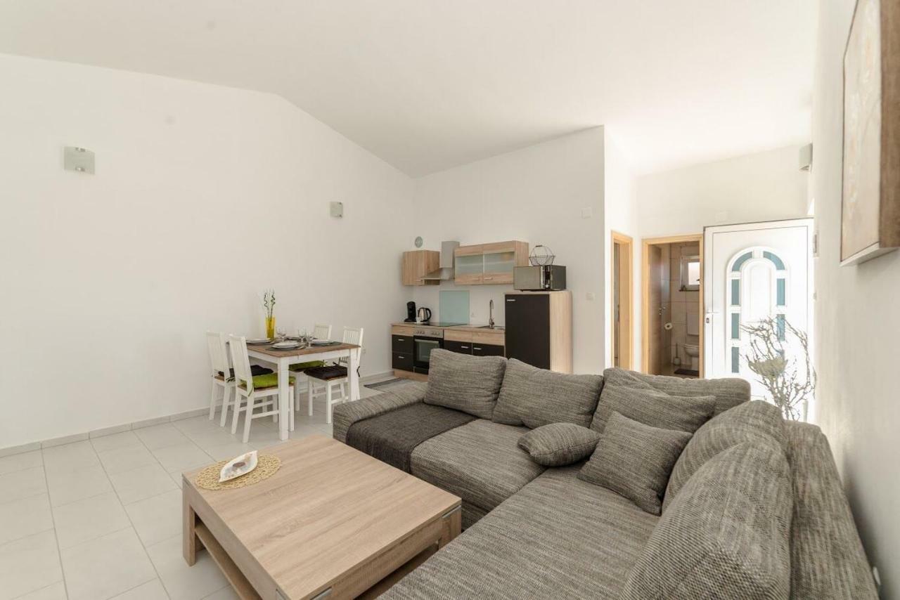 Apartments Vam วีร์ ภายนอก รูปภาพ
