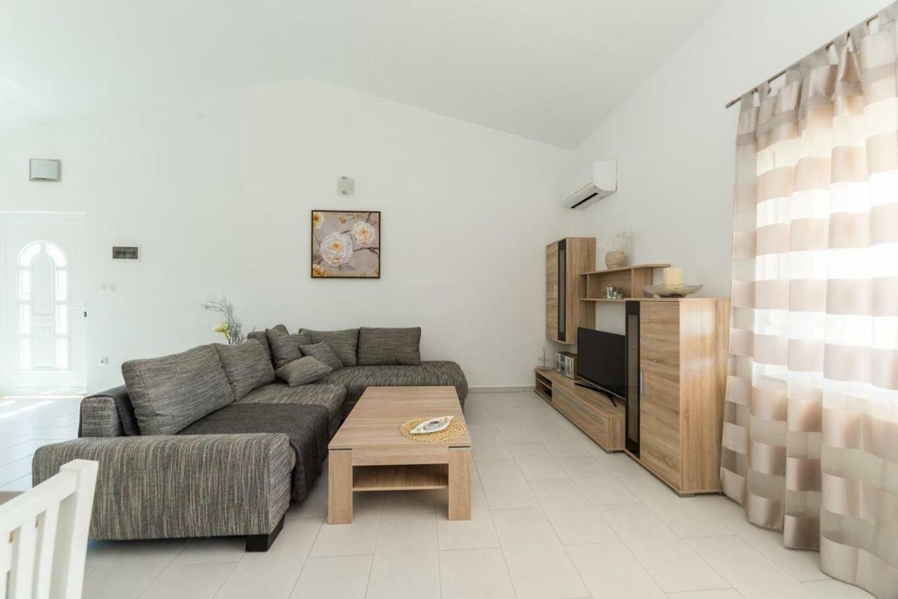 Apartments Vam วีร์ ภายนอก รูปภาพ