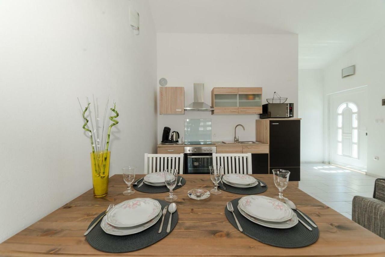 Apartments Vam วีร์ ภายนอก รูปภาพ