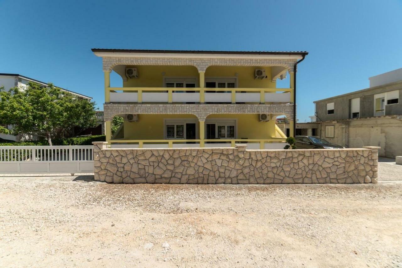 Apartments Vam วีร์ ภายนอก รูปภาพ