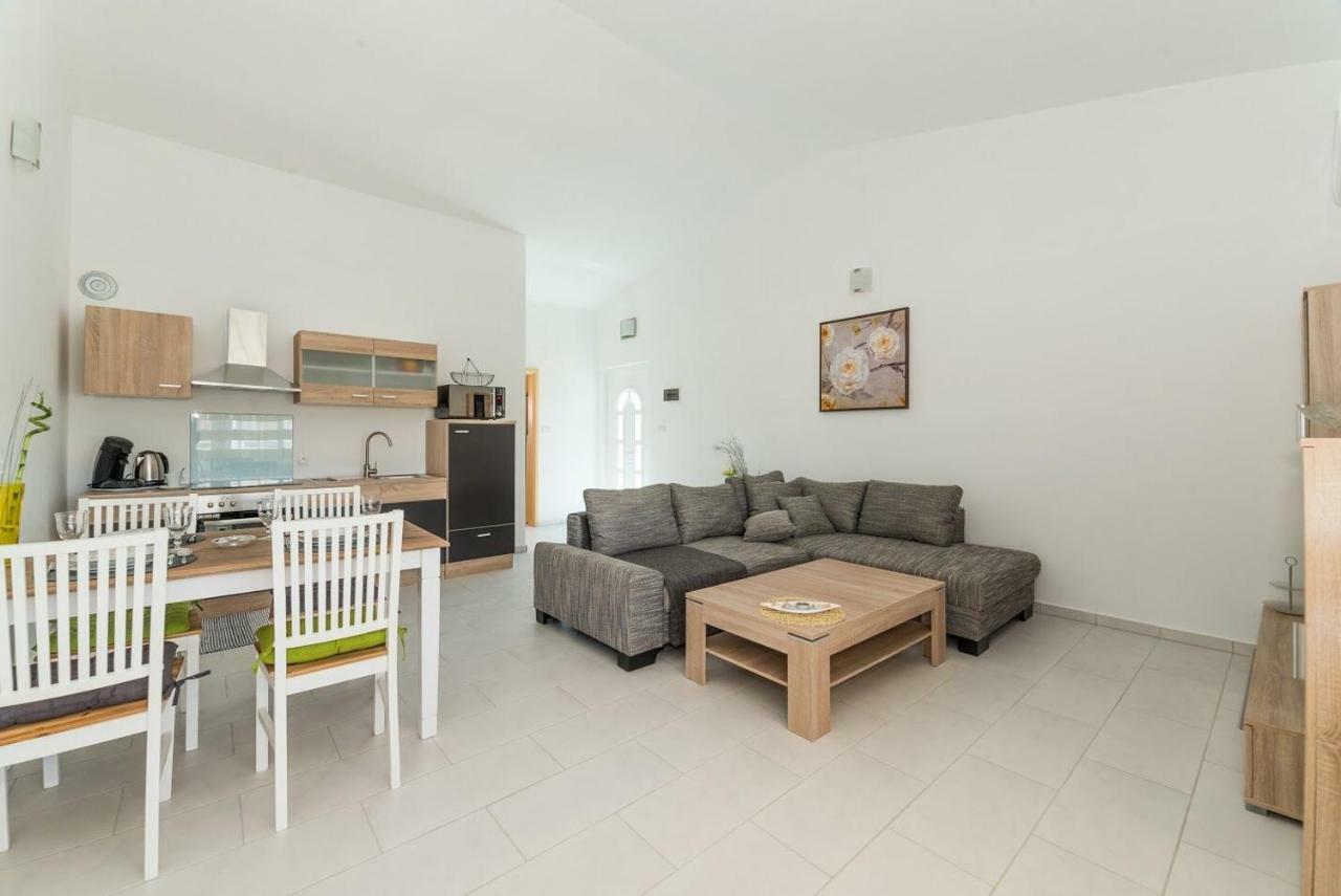 Apartments Vam วีร์ ภายนอก รูปภาพ